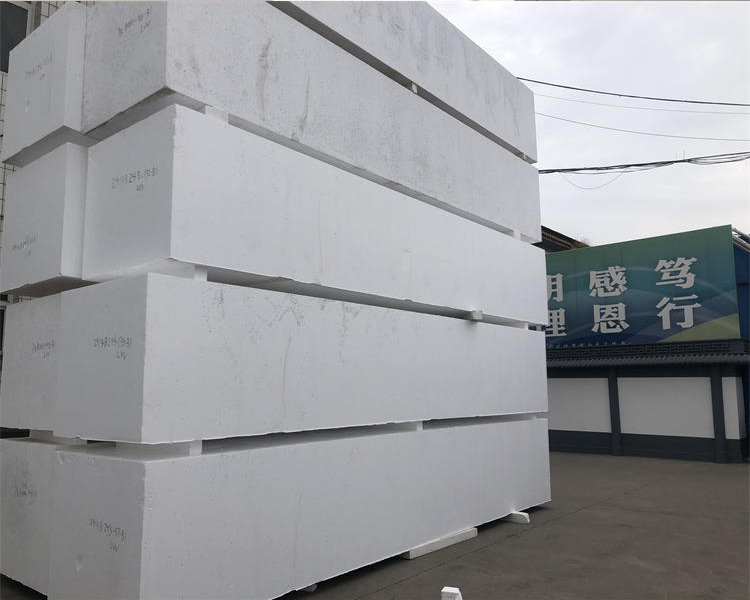 興富利偉業(yè)淺析石墨聚苯板作為外墻材料有什么優(yōu)勢(shì)？
